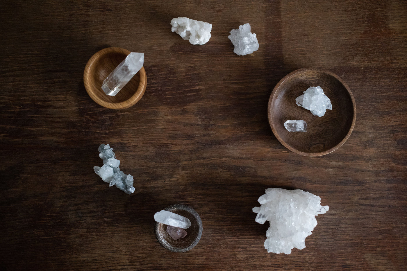 Clear quartz crystals for a guide to water and sunlight safety