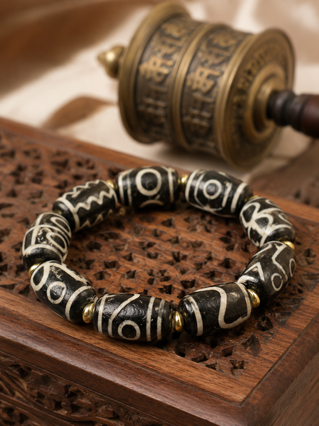 Tibetan Dzi Bead Bracelet | Black & White Intuition Bracelet – Kailora