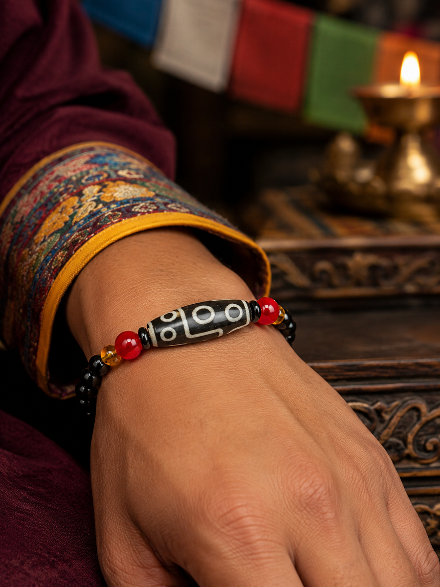 Kailora Tibetan brocade jewelry gift box for Dzi bead bracelet detail view 5 | Kailora