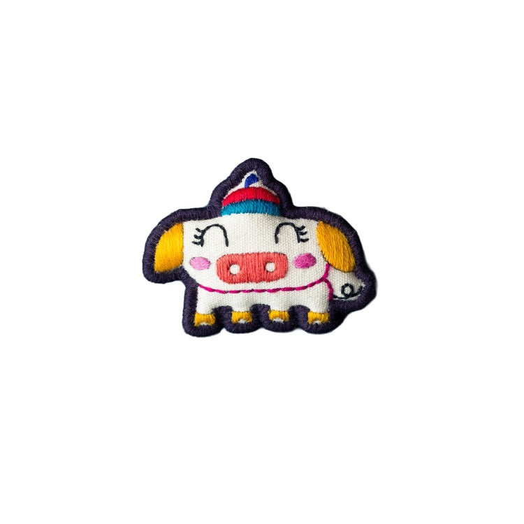 Hai Pig Chinese Zodiac hand-embroidered cotton-linen brooch handcrafted in Tibet detail view 13 | Kailora